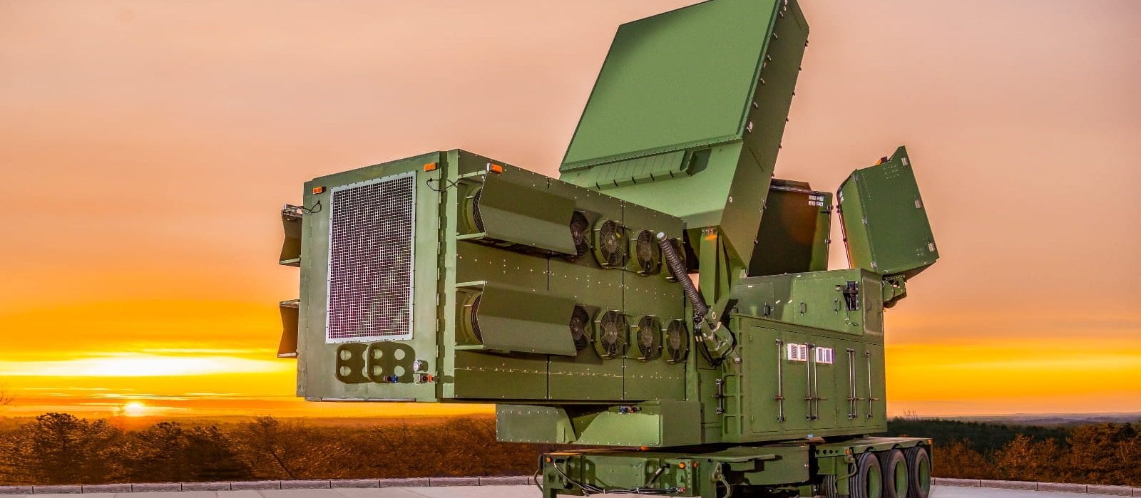 Centrum Elektroniki Militarnej otwarte. W Gdyni powstaną części superradarów