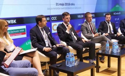 Uczestnicy debaty „W co lokować dzisiaj oszczędności: akcje, obligacje, nieruchomości…” zgodzili się