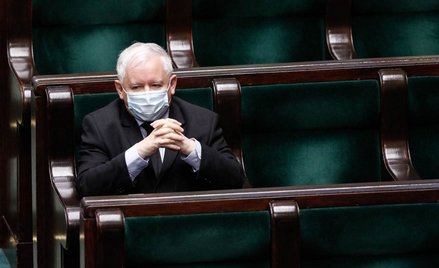 "Lockdown przedłużony. Będzie licytacja na ból"