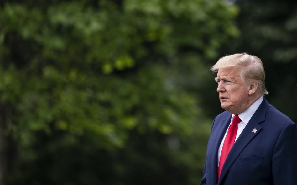 Trump zadowolony ze zwolnień w miesięczniku