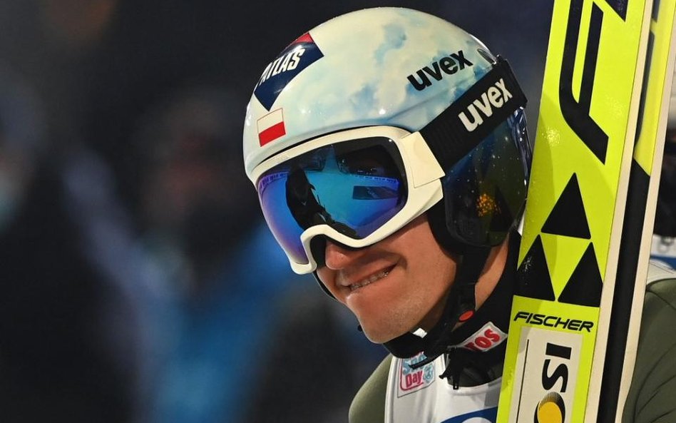 PŚ w Titisee-Neustadt: Stoch dogonił Małysza