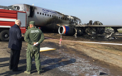 Aerofłot wypłaca po 232 tys. dolarów odszkodowania rodzinom ofiar pożaru Suchoja SSJ-100 na lotnisku Szeremietiewo