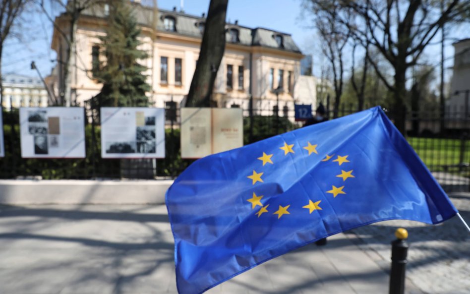 Protest przed siedzibą Trybunału Konstytucyjnego w Warszawie