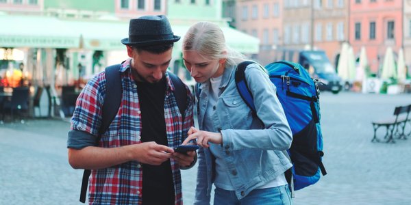 Polacy planują wakacje z pomocą AI zamiast Google'a
