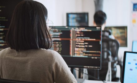 Wysoki stopień wykorzystania narzędzi AI w firmie przy jednoczesnym braku wiedzy pracowników na tema