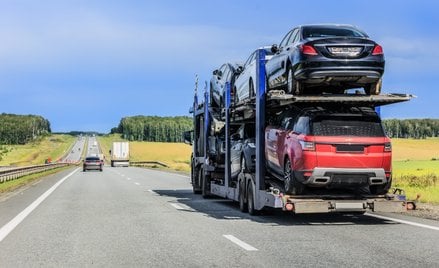 W przypadku używanych, ale młodych samochodów znacznie łatwiej o sprawdzony stan techniczny oraz udo