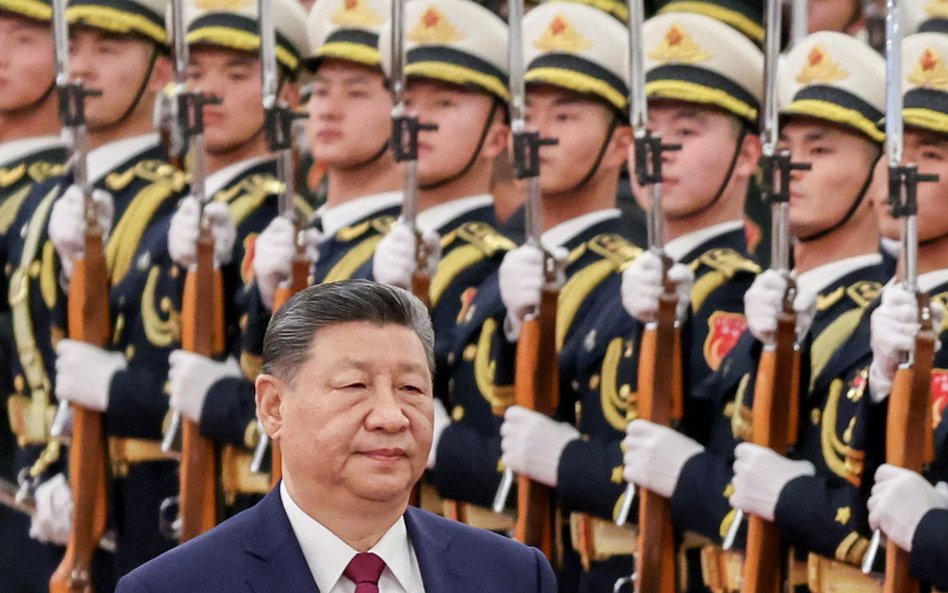 Xi Jinping przejmuje pełną kontrolę nad armią