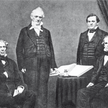 Gabinet prezydenta Jamesa Buchanana. Od lewej: Jacob Thompson, Lewis Cass, John B. Floyd, prezydent 