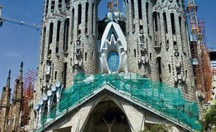 Sagrada Familia to najważniejsze dzieło architekta Antonia Gaudiego, który wielokrotnie zmieniał pro