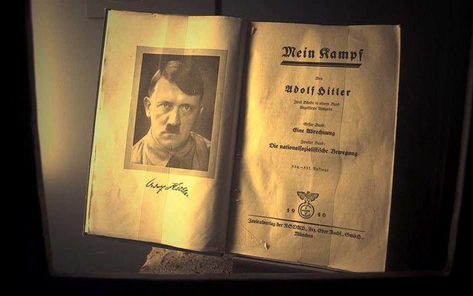 Fragmenty "Mein Kampf" w niemieckich kioskach