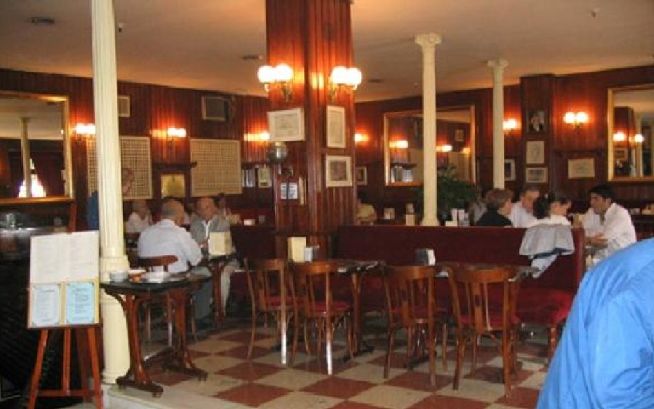 Cafe Gijon - ogródek, albo śmierć