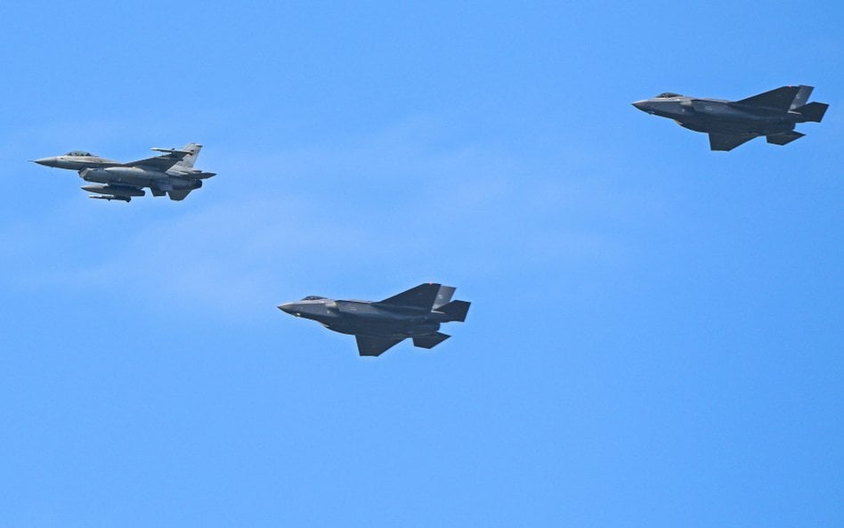 Myśliwce F-35 Husarz