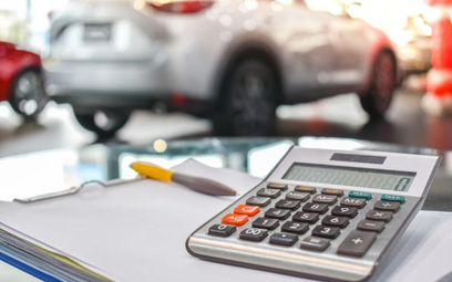 Leasing samochodu w firmie - jak najkorzystniej odliczać podatek VAT