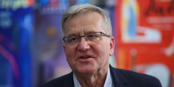 Bronisław Komorowski: Zachęcam Mateusza Morawieckiego do odejścia z PiS-u