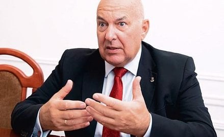Minister finansów: Nie myślimy o obniżce VAT