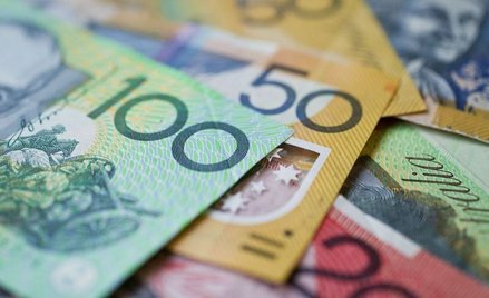 Dlaczego cierpi dolar australijski