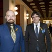 Carles Puigdemont (z prawej) ze wspierającym ruch secesjonistyczny w Katalonii fińskim posłem Mikko 