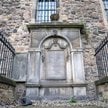 Grób szkockiego filozofa i ekonomisty Adama Smitha na cmentarzu przy kościele Canongate Kirk przy Ro