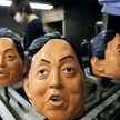 Murowanym faworytem na premiera Japonii jest lider demokratów Yukio Hatoyama (na zdjęciu: przed wybo
