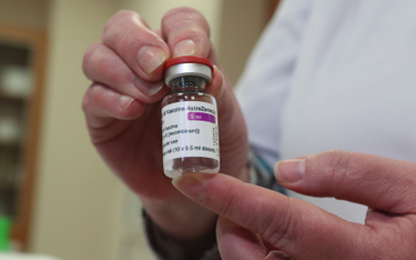 Koronawirus. Kolejny kraj wstrzymuje stosowanie szczepionki AstraZeneca