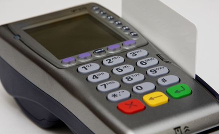 Koronawirus: Kilkadziesiąt tysięcy nowych terminali płatniczych