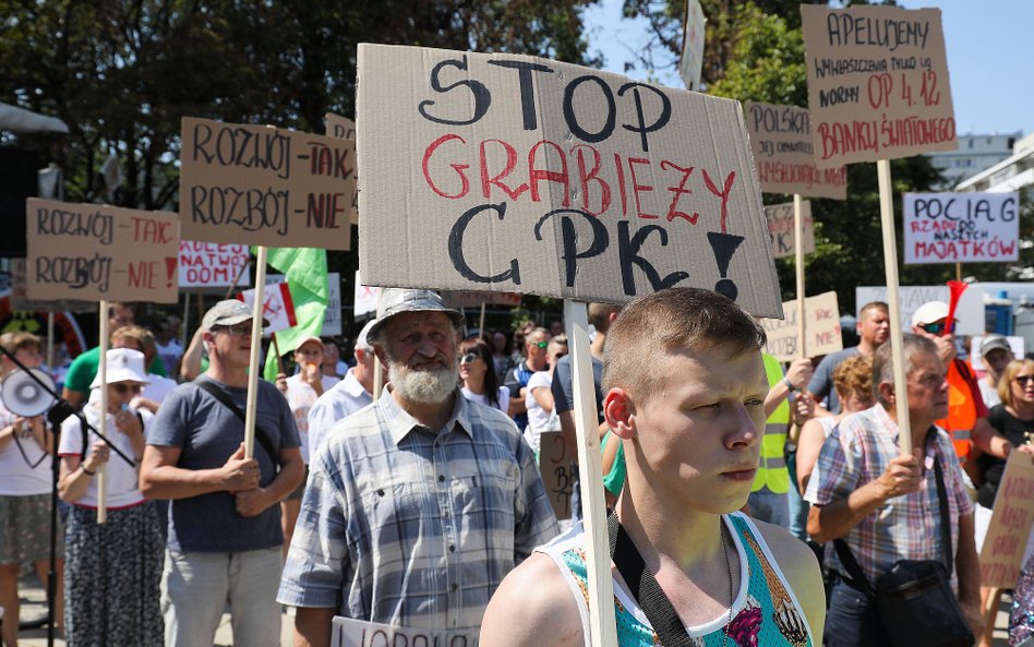 Protest zorganizowany przez Stowarzyszenie StopCPK przed Sejmem w Warszawie.