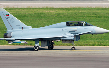 Jeden z dwóch ukończonych wielozadaniowych samolotów bojowych Eurofighter Typhoon w barwach Sił Powi