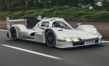 Drogowy bolid Porsche 963 RSP różni się od wyczynowego tylko kilkoma szczegółami