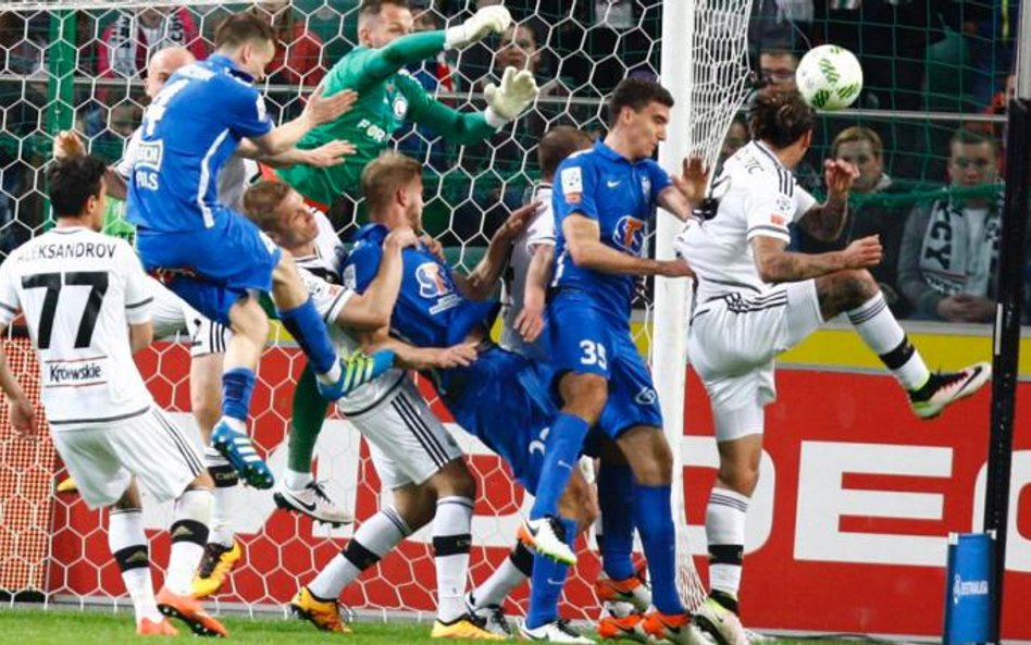 W zeszłym sezonie Legia sięgnęła po Puchar, a tytuł zdobył Lech. Teraz szansę na dublet ma już tylko