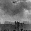 Samolot Junkers Ju-87 bombardujący Warszawę w 1944 roku