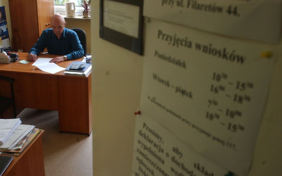 Pomoc społeczna: będą podwyżki i szkolenia dla pracowników socjalnych