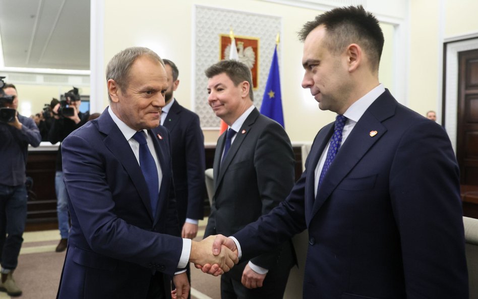 Premier Donald Tusk i minister finansów Andrzej Domański