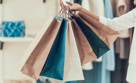 Zaczyna się wielkie zaciskanie pasa. Polacy unikają dużych zakupów