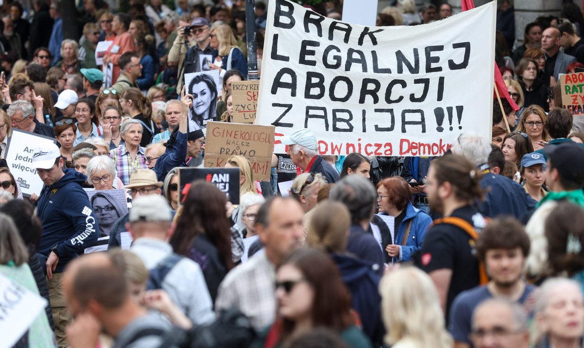 "Ani jednej więcej. Przestańcie nas zabijać". Protesty przeciwko prawu aborcyjnemu