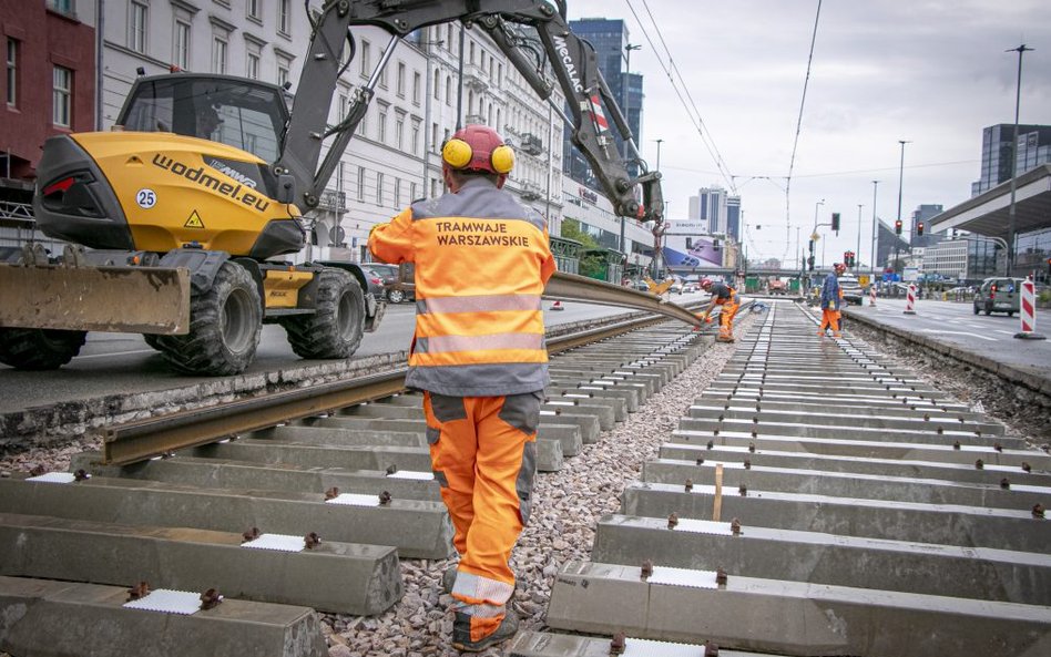 Przejazd przez tory tramwajowe przy ulicy Emilii Plaster będzie zamknięty