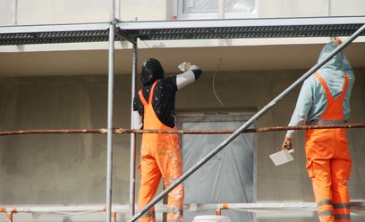 Przy dużej zwłoce spółdzielców można zastąpić w wykonaniu nakazanych robót