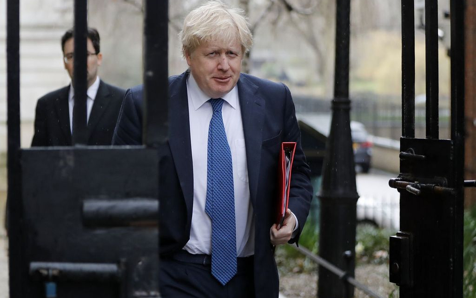 Johnson ostrzega Rosjan związanych z Władimirem Putinem