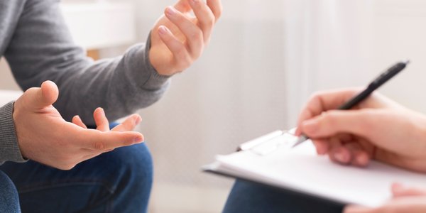 Zmiany w ustawie o zdrowiu psychicznym budzą emocje. Konsultant krajowy wyjaśnia