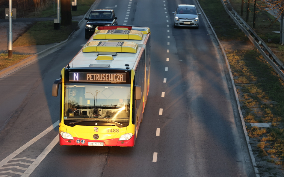 Miasta zwiększają zakupy elektrycznych autobusów. Diesle w odwrocie