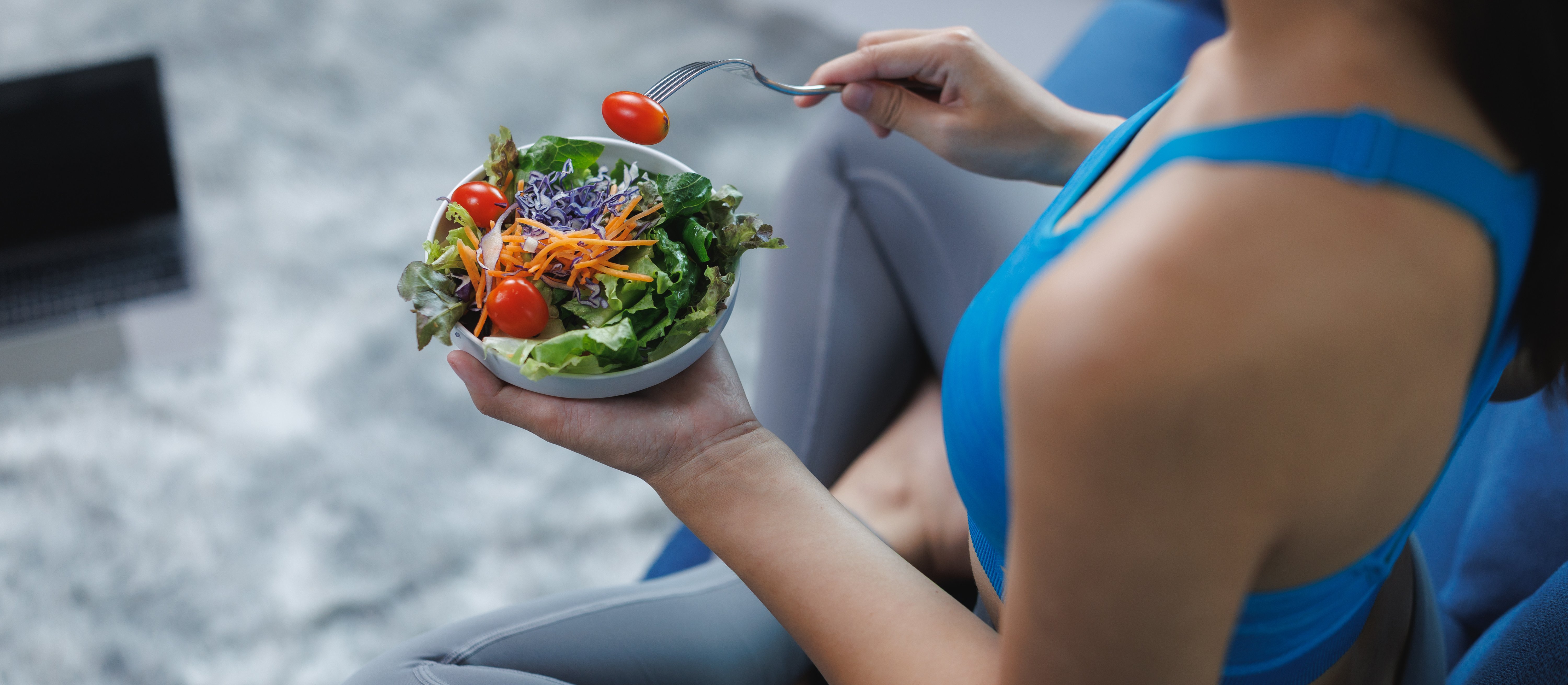 Tempo ma znaczenie. Oto, jak powolne i szybkie jedzenie wpływają na masę ciała