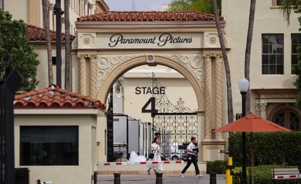 Do nowej spółki będą należeć studia Warner Bros. i Paramount Pictures.