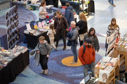 Uczestnicy Wielkiego Antykwariatu będą mogli przeglądać tysiące przedmiotów z drugiej ręki w poszuki