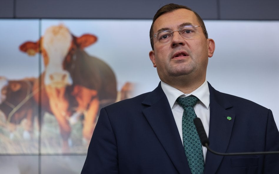 Minister rolnictwa i rozwoju wsi Stefan Krajewski
