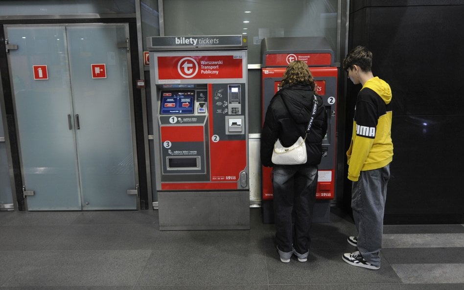 Miasta coraz rzadziej kupują biletomaty stacjonarne, ponieważ stawiają na aplikacje mobilne