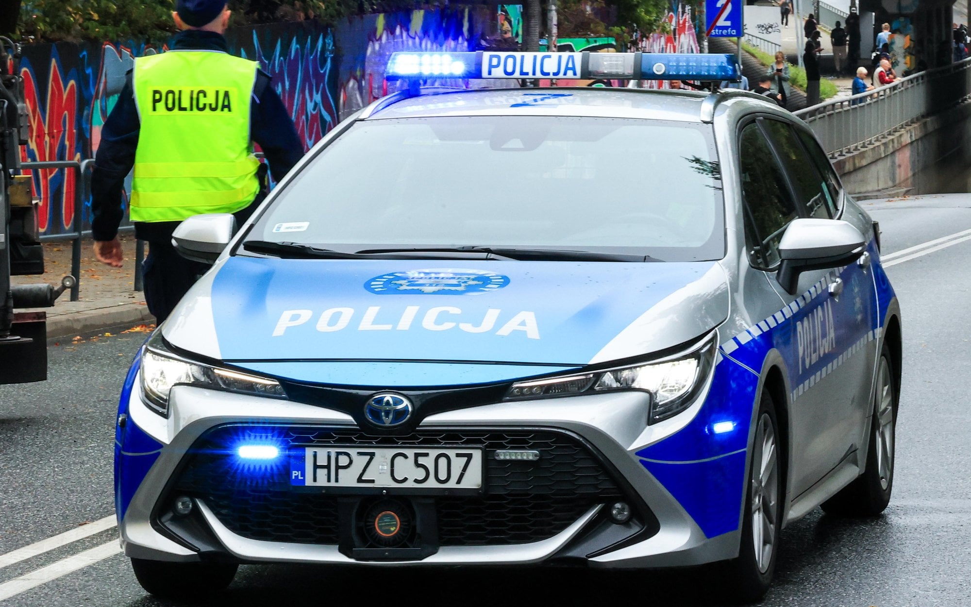 Kolejna osoba zatrzymana w sprawie fałszywych alarmów. „Będą kolejne zatrzymania”