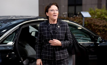 Premier Kopacz w strojach z metkami na sesji zdjęciowej dla gazety