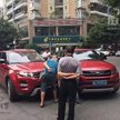 Range Rover Evoque zderzył się z klonem