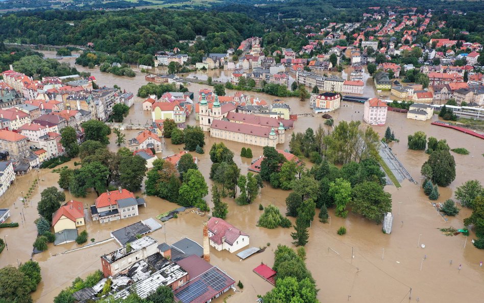 Rzeka Nysa Kłodzka zalała Kłodzko