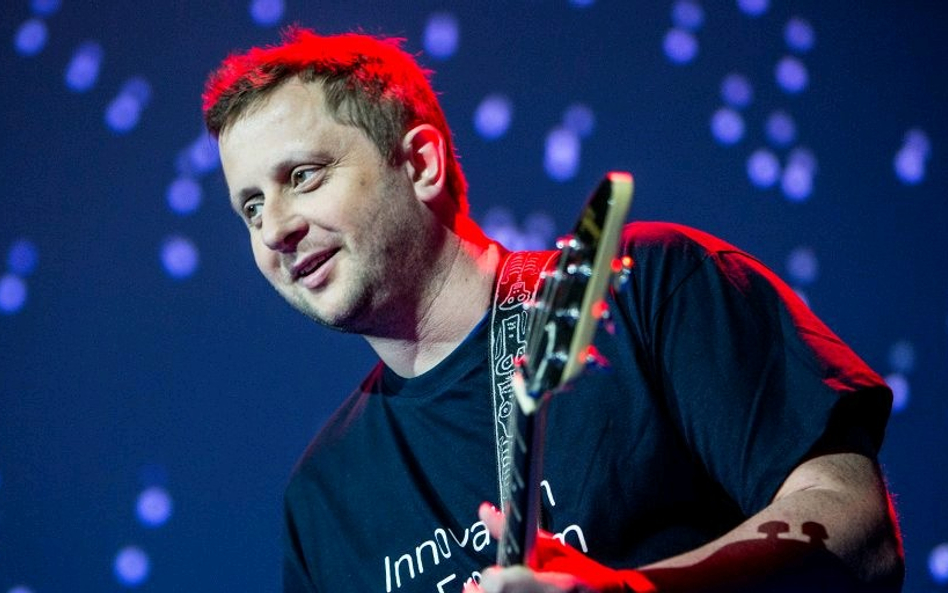 Octave Klaba pasjonuje się ciężkim brzmieniem gitary i rywalizacją na rynku chmury