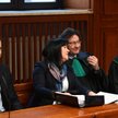 Powodowie Kamil Dziubak (L), Justyna Dziubak (2L), adwokat Agnieszka Plejewska (P) i radca prawny Gr